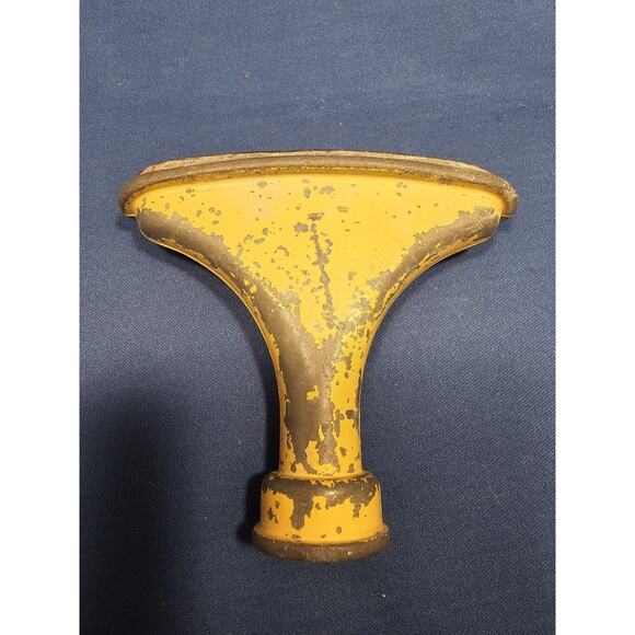 Vintage L.R. Nelson Mfg. Co. Flaring Rose Yellow Sprinkler Nozzle - USA - Picture 4 of 5